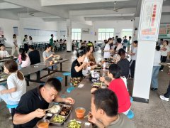 <b>宿松县新兴初中多行动强化养分餐办理工做 建牢</b>